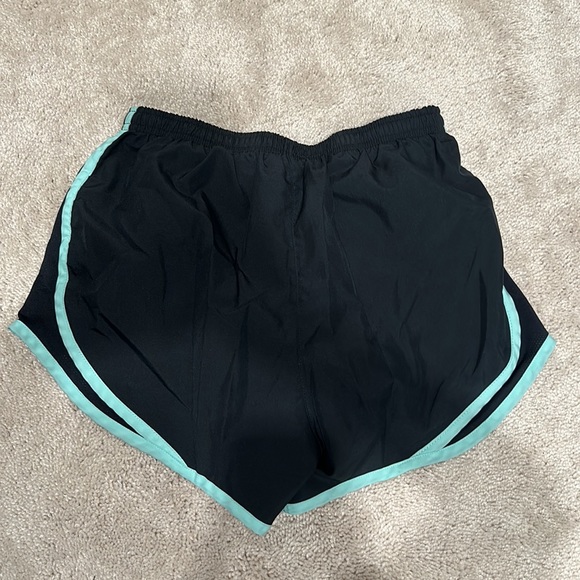 Nike shorts - Picture 3 of 3